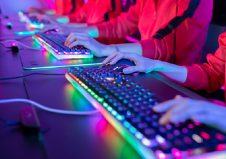 Esports users using keyboards